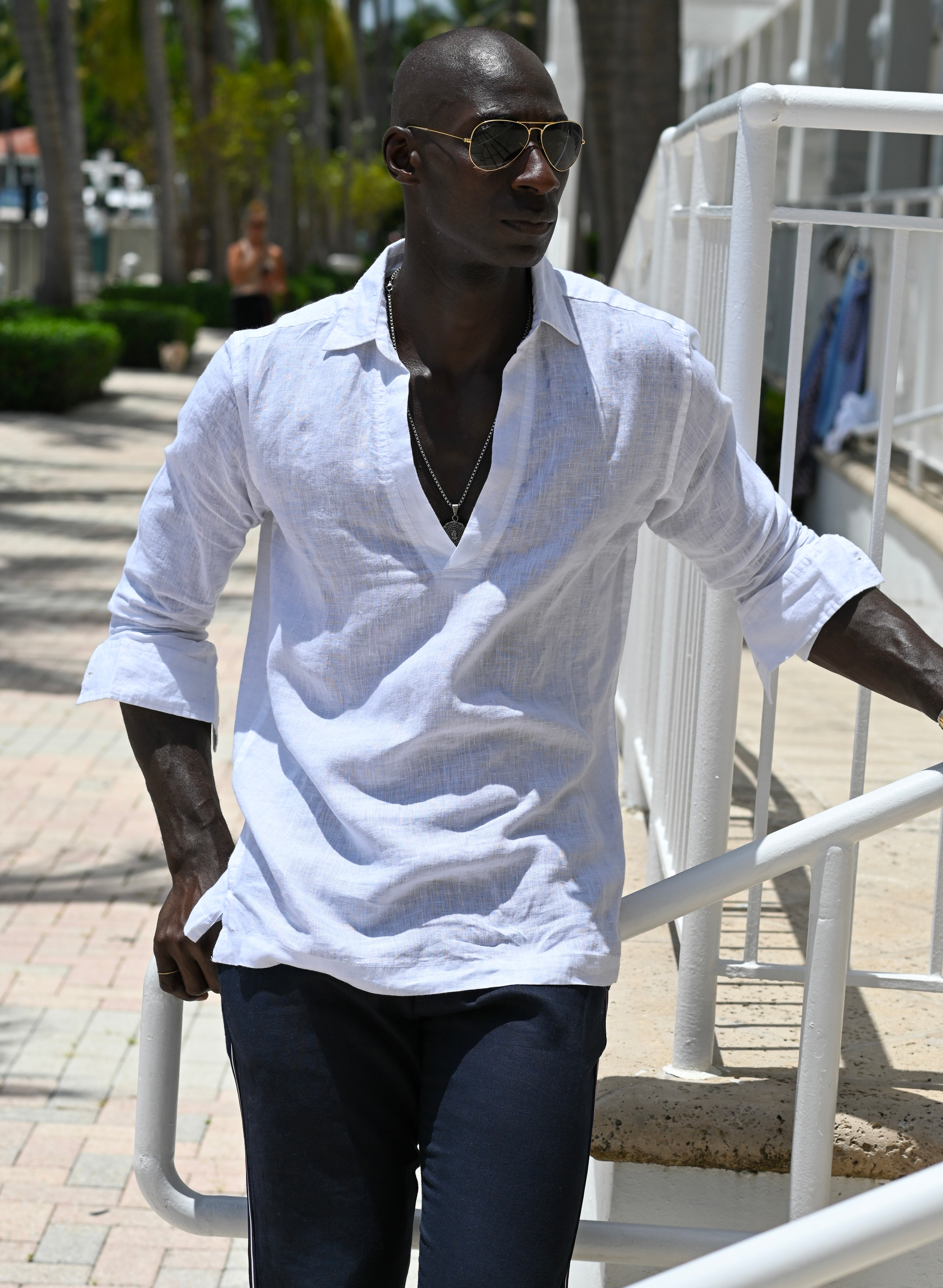 Men's Mariner V Placket Pull On Linen Shirt