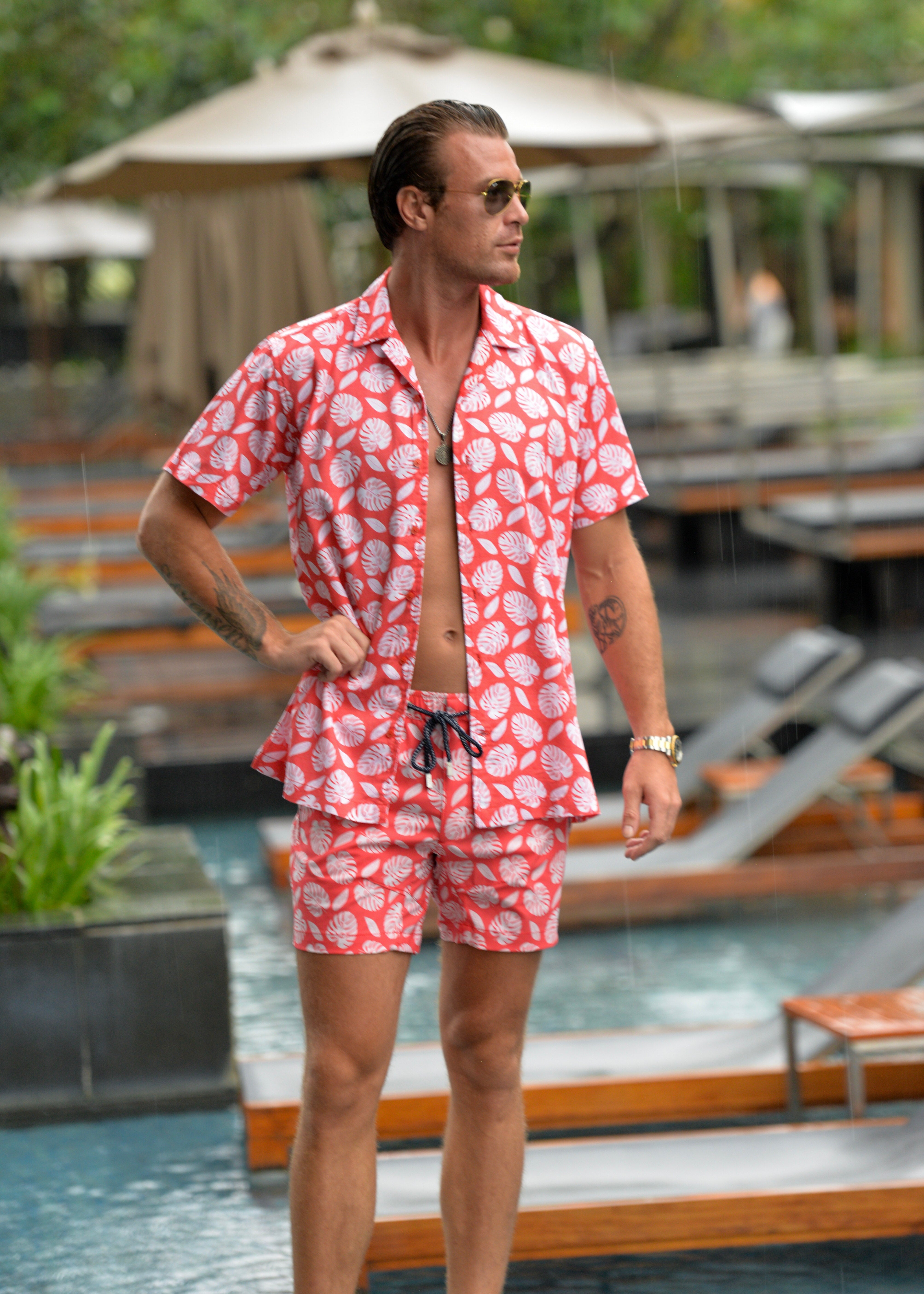 Men's Mustique Patterned Short Sleeve Camp Collar Cotton Shirt - Coral Monstera